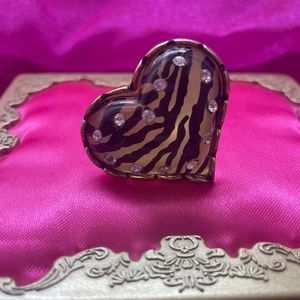 Betsey Johnson Vintage Zebra heart lucite rhinestone ring